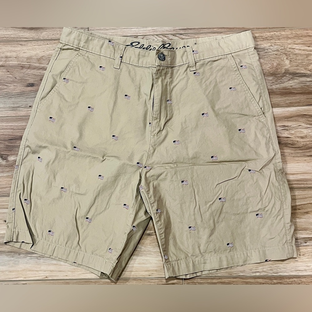 Eddie Bauer U.S. Flag shorts
Tan color
34 waist